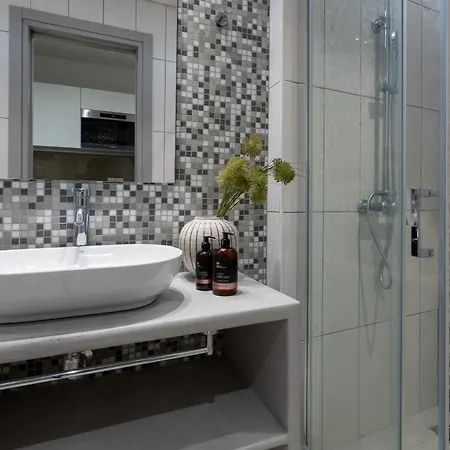 Classy 103 In The Heart Of Apartment Athens